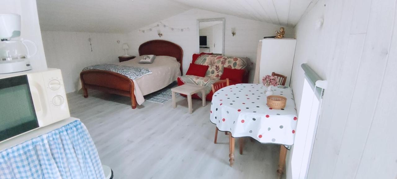 Studio Propre Et Cosy Le Mesnil-en-Vallée Dış mekan fotoğraf