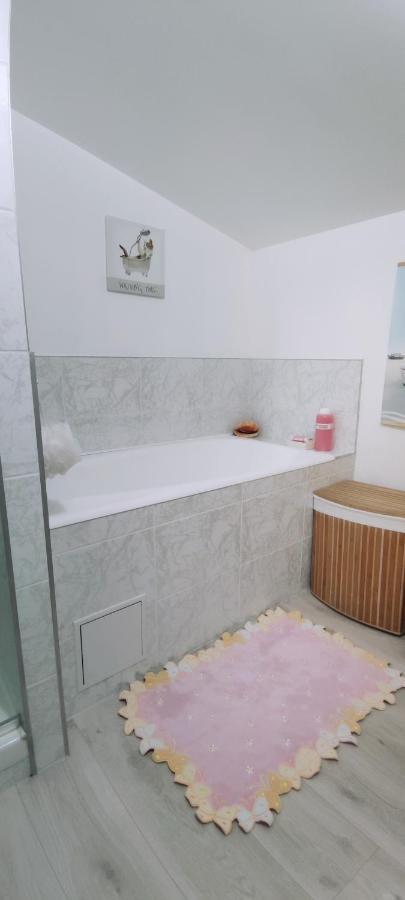 Studio Propre Et Cosy Le Mesnil-en-Vallée Dış mekan fotoğraf