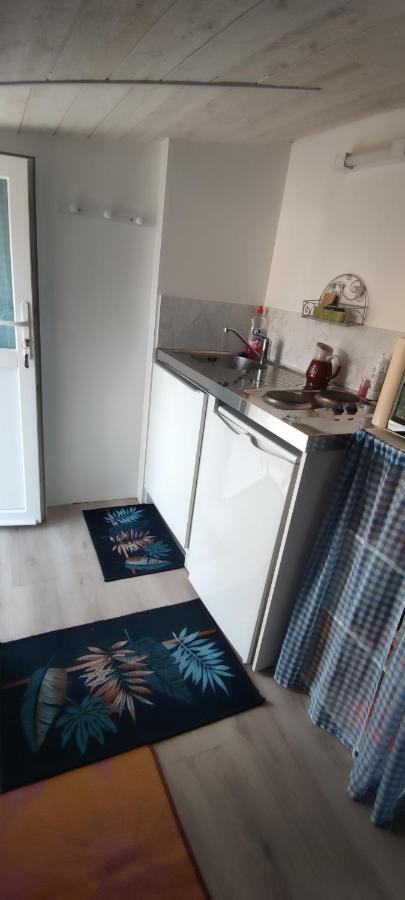 Studio Propre Et Cosy Le Mesnil-en-Vallée Dış mekan fotoğraf
